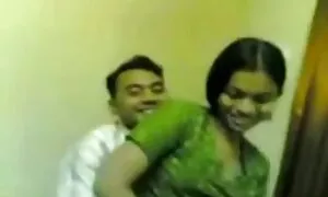 বাড়ীতে গ্রামের চুদা চুদি ভিডিও তৈরি,