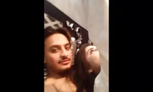 রাশিয়ান ইন্ডিয়ান চুদাচুদির ভিডিও মেয়ে কেনাকাটা করার পর পোঁদ সঙ্গে উদার লোক ধন্যবাদ জানান