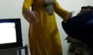 বাড়ীতে তৈরি, মম, বাংলা চুদা চুদি মুভি সুন্দরি সেক্সি মহিলার! বাঁড়ার রস খাবার
